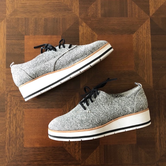 Shoes - ❤️FLASH SALE! Ellen Degeneres: Grey Tweed